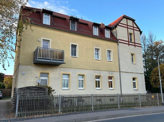 Helle 2-Zimmer-Wohnung im 1. OG mit großer separater Küche und Balkon