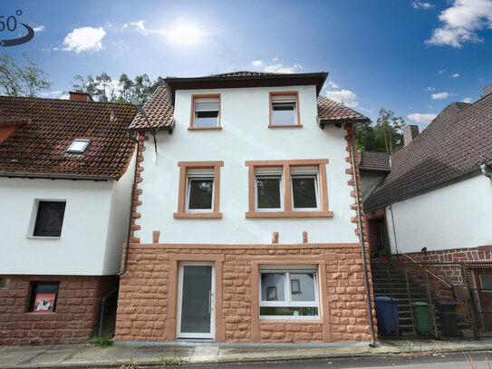 Renoviertes Einfamilienhaus mit kleinem Garten und zwei Stellplätzen in Elmstein - Speyerbrunn