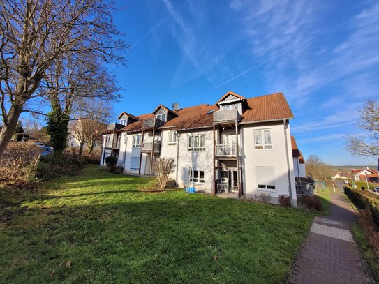 Renovierungsbedürftige 3- Zimmer- Erdgeschosswohnung mit Terrasse in Lauterbach