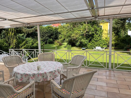 Einfamilienhaus mit großem Wintergarten nahe dem Botanischen Garten