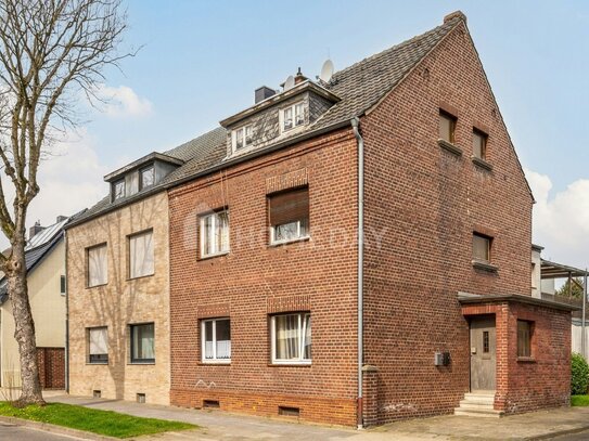 Großzügiges Mehrfamilienhaus mit zwei Wohneinheiten und Garten in Baesweiler