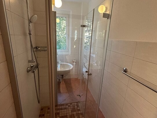 2-Raum Wohnung - mit Dusche im EG