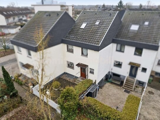 Maintal-Bischofsheim. Reihenmittelhaus mit Terrasse & Garten. 2 Stellplätze