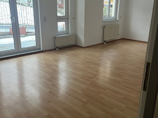 3 Zimmerwohnung mit Einbauküche, Terrasse und TG-Stellplatz