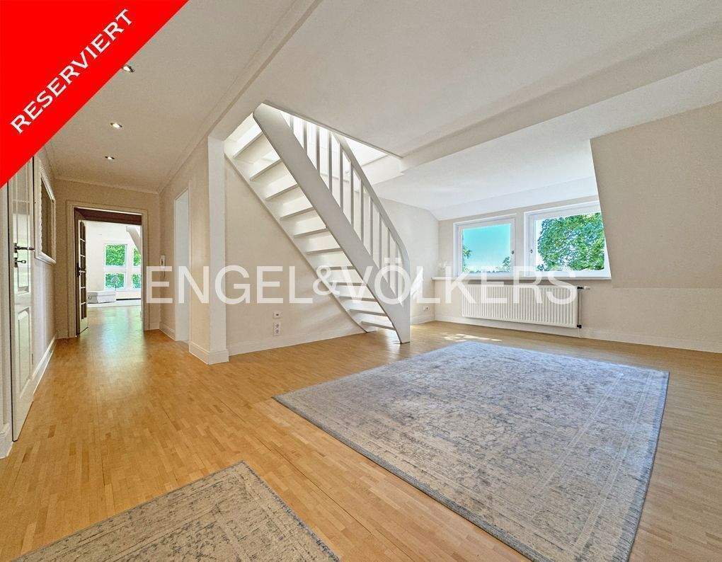 Attraktive 4 Zimmer-Maisonettewohnung mit Dachterrasse und 2 Pkw-Stellplätzen