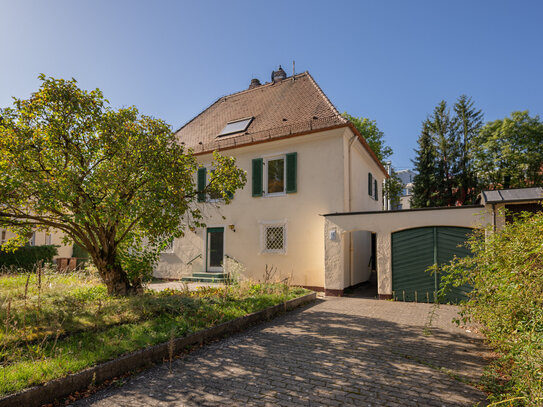 Idyllisches Grundstück mit historischer Kaffeemühle und großem Ausbaupotenzial