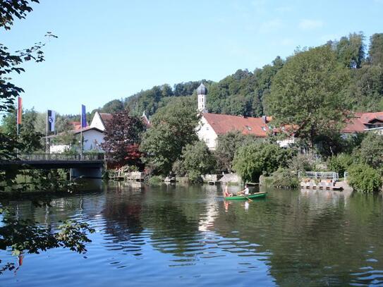 Perle im Dornröschenschlaf mit Bootsanleger