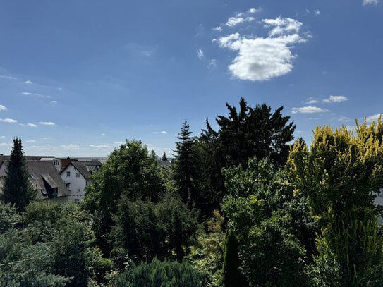 Stuttgart Degerloch, ruhige Zentrumslage 3,5 Zimmer-Wohnung mit geschlossenem Balkon ca. 79qm, Fernsicht/Ausblick.