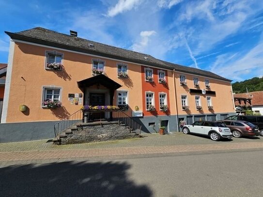 Landgasthof mit Restaurant, Festsaal, Biergarten, 6 Gästezimmern und Betreiberwohnung