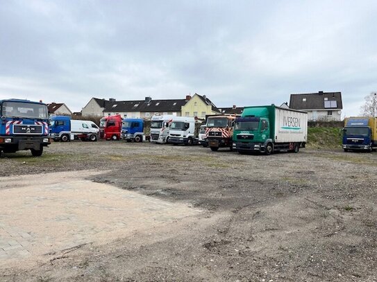 Abgeschlossene Gewerbefläche als Abstellfläche für PKW´s, Container oder LKW´s in zentraler Lage