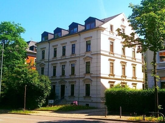 attraktives Mehrfamilienhaus auf dem Kaßberg mit Balkonen und Stellplätzen