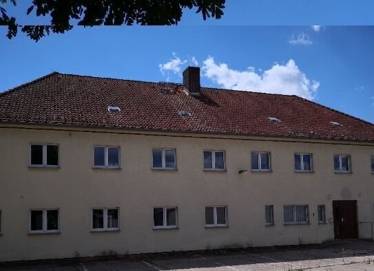 Großes Büro im ersten Obergeschoß