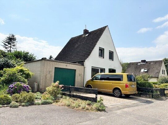 Einfamilienhaus mit Einliegerwohnung und Garage in ruhiger Sackgassenlage