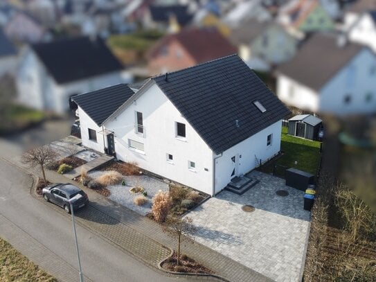 Wohlfühlen ab dem ersten Moment - Modernes Einfamilienhaus mit Einliegerwohnung in Reichelsheim