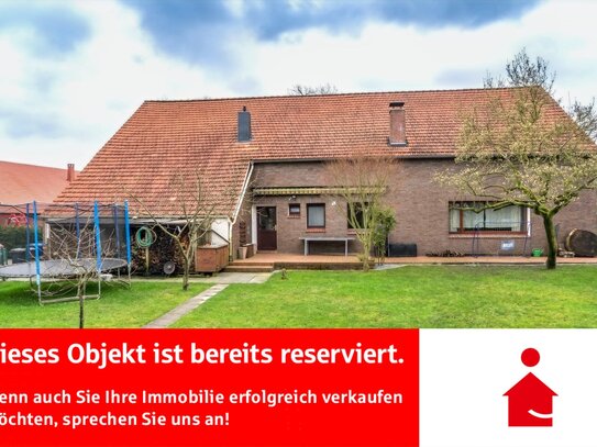 RESERVIERT: Ebenerdiges Wohnhaus mit viel Nutzfläche/Ausbaureserve mitten in Apen!