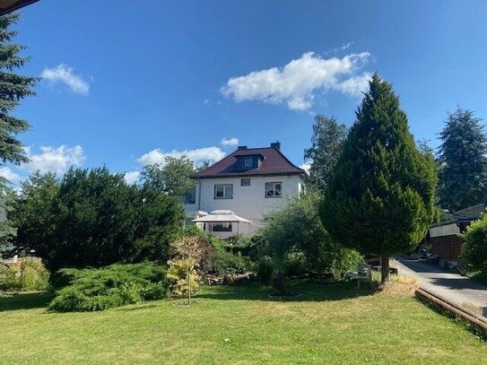 Idyllisch am Rande der Stadt - 1 Wohnhaus m. 2 Wohnungen - teilsaniert, 1 Bungalow - Ferienwohnung