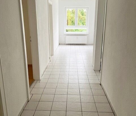 Großzügig geschnittene 4 Zimmerwohnung