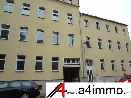 Großzügige 2-Zimmer-Wohnung im 1.OG in der Geschwister-Scholl-Str.