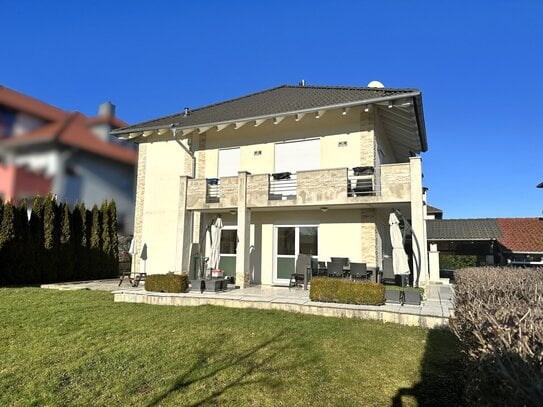 Modernes Einfamilienhaus mit mediterranem Flair - Bertelsdorfer Höhe/Coburg.