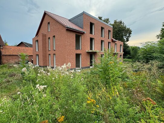 Rarität, idyllisch gelegener Neubau, Erstbezug, zwei Balkone!