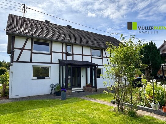 Großzügiges Haus im Fachwerkstil auf idyllischem Grundstück in Konzen - optional mit Weideland