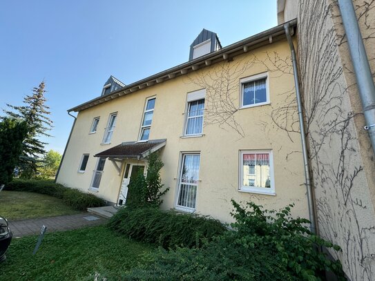 Kapitalanlage: Vermietete Zwei-Zimmer-Wohnung mit Balkon und Stellplatz mit Blick auf die Wartburg