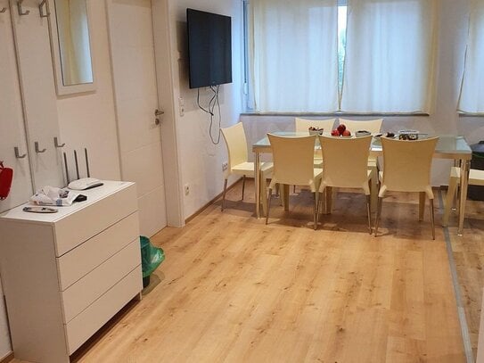 1 Zimmer komplett möbliert in Wohngemeinschaft frei ab 01.03.2025 (room in shared apartment)