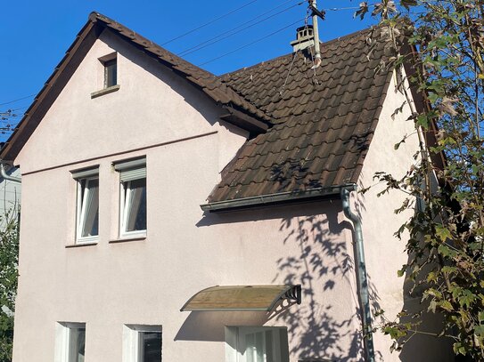 Günstiges 3-Zimmer-Haus mit viel Stauraum, Hof und Rießengarten in Heilbronn Frankenbach