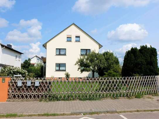 Rodgau-Weiskirchen! 3 Familienhaus mit wunderschönem Grundstück.