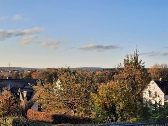 Petersberg-OT, 2-Generationenhaus in ruhiger Wohnlage. EG frei + DG derzeit noch vermietet.