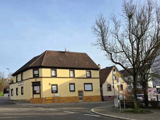 Zweifamilienhaus mit ausbaubarer Scheune