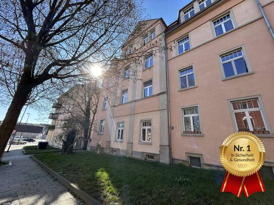 In Renovierung I Moderne Einbauküche I Tageslichtbad mit Badewanne