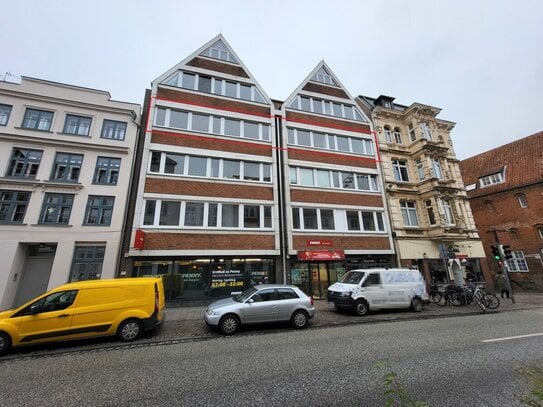 Schöne 4-Zimmer-Wohnung mit Balkon in der Lübecker Innenstadt (Nähe Koberg / Burgtor)