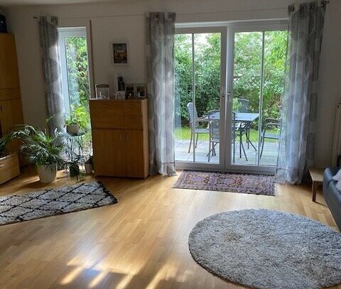 **traumhafte ETW EG + OG mit Terrasse u. großem Garten**