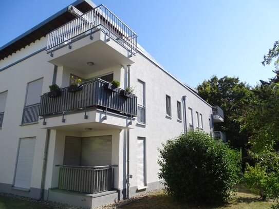 Moderne Penthouse-Wohnung, 6 Zimmer, Dachterrasse, Aufzug bis in die Whg, incl. 2 TG Stellplätze