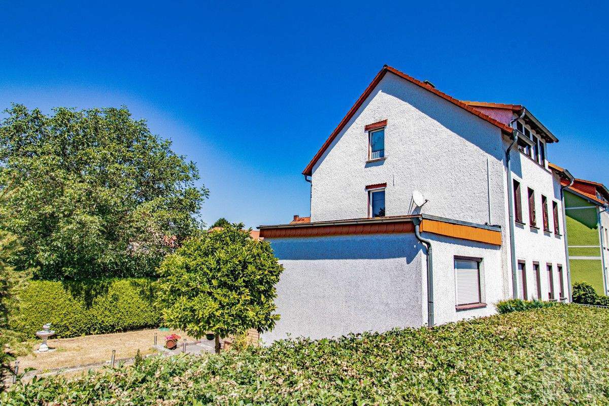 Investition mit Weitblick: Mehrfamilienhaus mit Potenzial in gefragter Wohngegend