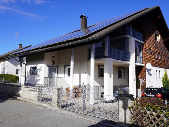 Mehrfamilienhaus - 4 Wohnungen mit Photovoltaikanlage