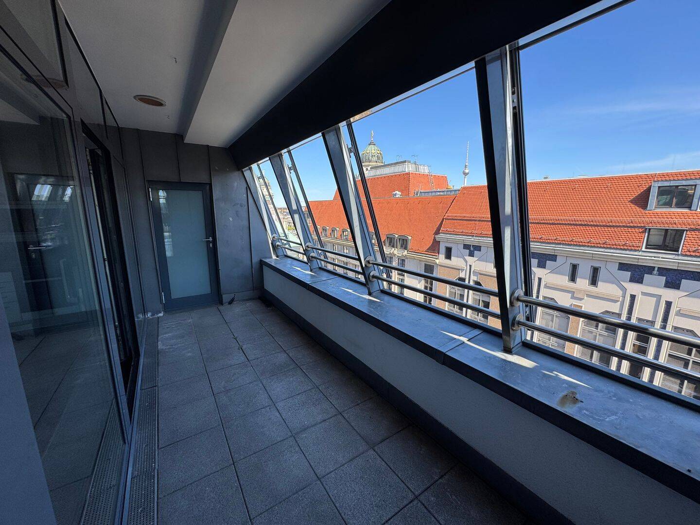 Einzigartige Penthousewohnung im Herzen Berlins: Großzügiges Wohnen im Dachgeschoss (mit A/C) - Foto 1