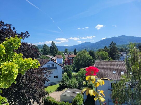 2 Zimmer-Wohnung mit Traumausblick und umlaufendem Balkon in Müllheim