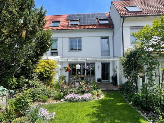 Top gepflegtes Reihenmittelhaus mit ca. 143,96 m² Wohnfläche, 2 Bädern und eingewachsenem Garten!