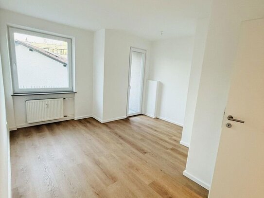 Schwabing-West: 16 m² WG-Zimmer in 3er-WG mit Balkon - Direkt am Olympiapark!