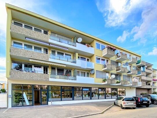 Durchdacht geschnittene 4-Zimmer-Wohnung mit großer Dachterrasse in Singen zu vermieten!