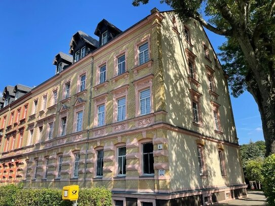 Ruhige und schöne 2-Zimmer-Wohnung mit großem Balkon (Hofseite), Laminat & Badewanne