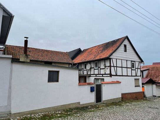 Sanierungsbedürftiges Einfamilienhaus mit Nebengelass in Huy OT Eilenstedt (Handwerkerobjekt)