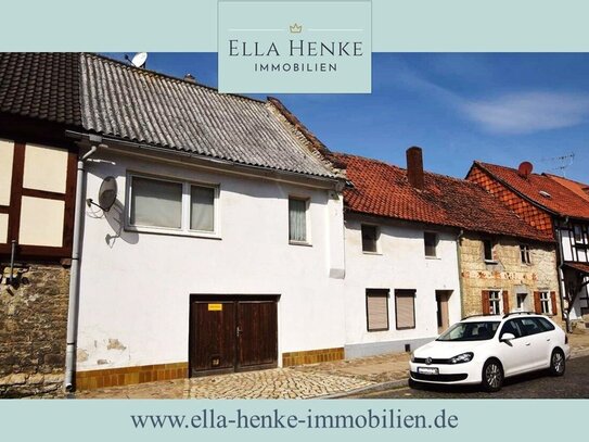 Haus zum kleinen Preis! Sanierungsbedürftiges Stadthaus mit Garage + kleinem Innenhof.