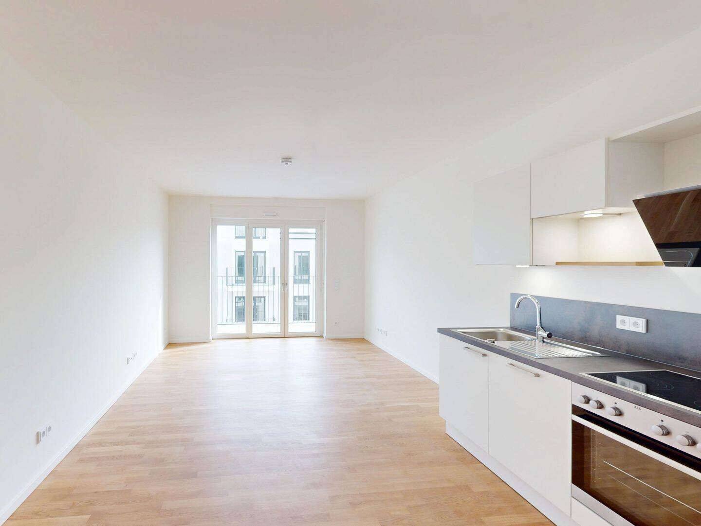 Exklusives Apartment in Friedenau: 2-Zimmer-Wohnung mit Einbauküche und Balkon - Photo 1
