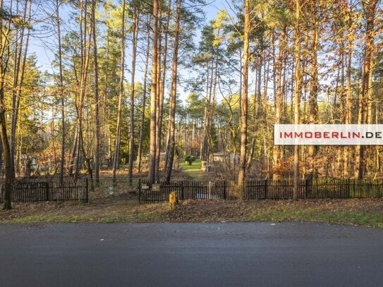 IMMOBERLIN:DE - Naturschönheit! Wochenend-/Ferienhaus auf herrlichem Grundstück in Fichtenwalde bei Potsdam