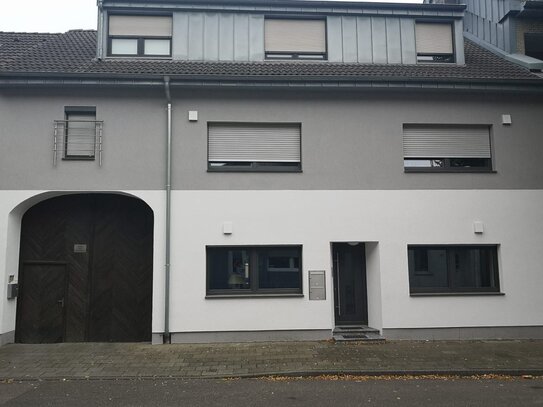 Traumhaftes Zweifamilienhaus in zentraler Lage von Alsdorf – modernisiert und gepflegt!