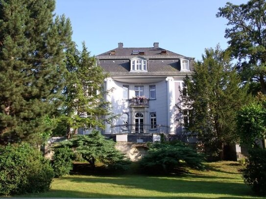 Maisonett-Wohnung im DG einer tollen Villa