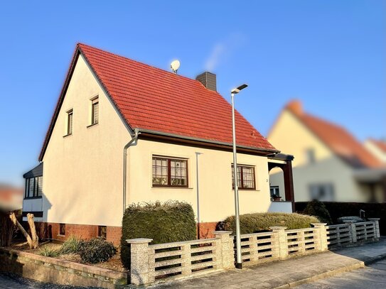 Bezugsfertiges Einfamilienhaus in Jüterbog mit Sauna, Wintergarten und zwei Garagen